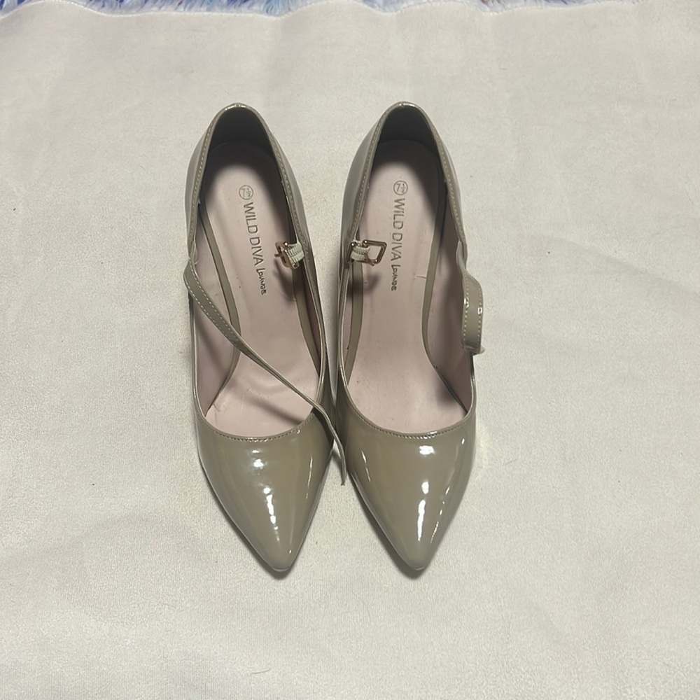 Wild diva shoes size 7 1/2W